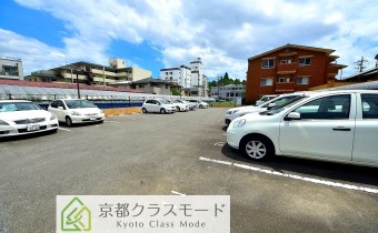 敷地内ガレージ
