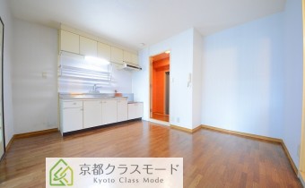 ※室内写真は同マンション内・別タイプの参考写真となります。