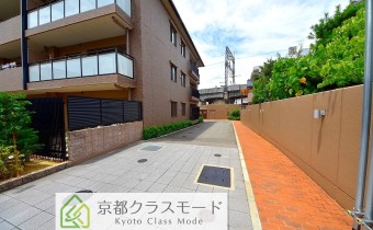 敷地内