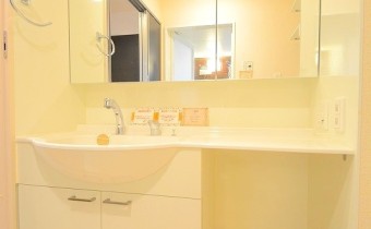※室内写真は同建物内・別タイプの参考画像となります。