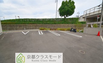 敷地内ガレージ