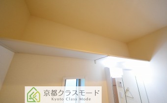 上部収納スペース　あります☆