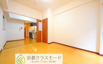 ※室内写真は同マンション内・別タイプの参考画像となります。