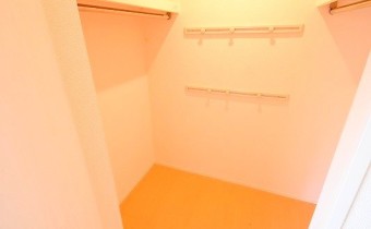 ※室内写真は同建物内・別タイプの参考画像となります。