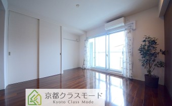 洋室8.3帖・別アングル