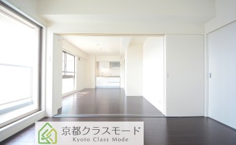 窓数も多く、明るい室内です☆