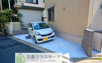 敷地内ガレージ