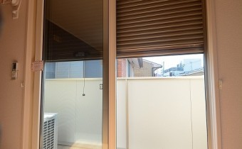 防犯シャッター付き