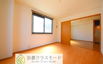 角部屋・2面採光の明るく・風通しの良い室内です☆