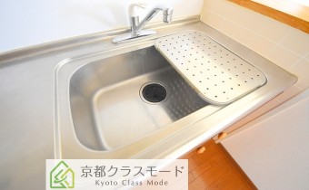 シンク&調理スペース※同マンション別階の写真です
