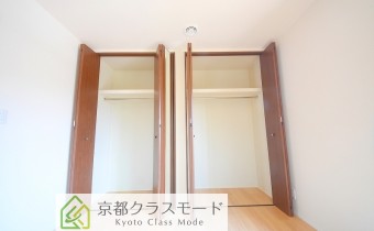 Room 8.2のクローゼット
