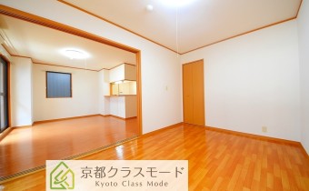 駅まで「徒歩1分」の抜群の立地です♪「オールフローリング」で快適！