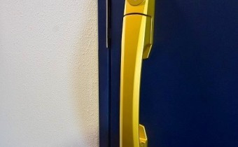 ダブルロック玄関ドア