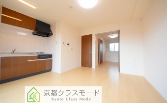 「南向き」の明るいリビングダイニング♪設備も良い感じです！
