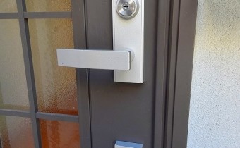 ダブロロック玄関ドア