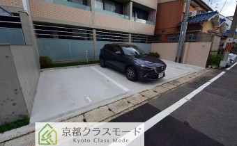 敷地内ガレージ