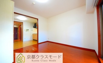 Room 8