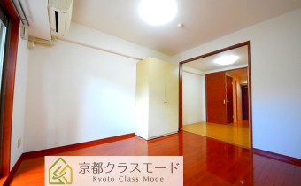 Room 8