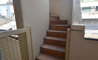 3階まではエレベーターでいきます