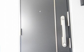 ダブルロックの玄関