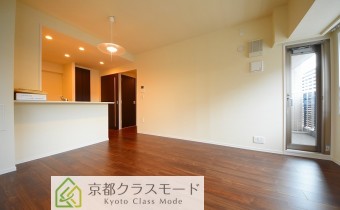 ※室内写真は同マンション内の506号室のものです。