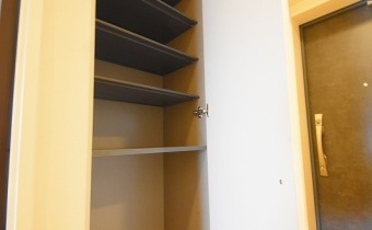 玄関横の収納