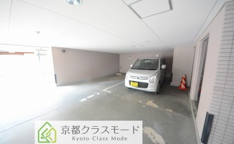 敷地内ガレージ