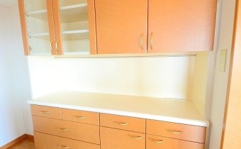 キッチンの収納棚