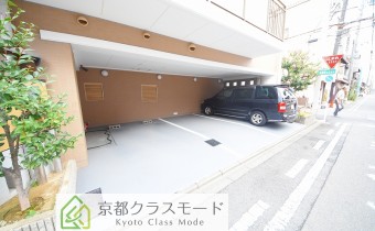 敷地内ガレージ