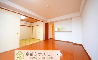 人気のカウンターキッチンタイプ♪「床暖房」も付いてます！