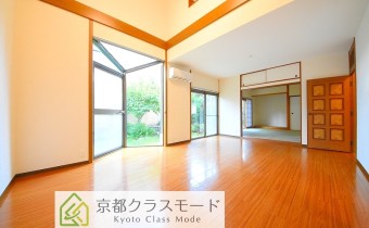 広々とした専用庭付きの一戸建てです☆