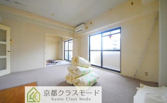 LDK10.7帖・別アングル　※全室フローリングに改装されます。