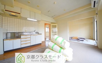 LDK10.7帖・別アングル　※全室フローリングに改装されます。