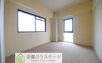 洋室5.7帖　※全室フローリングに改装されます。