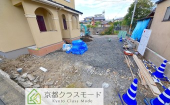 敷地内ガレージ　※工事中の時の写真です。