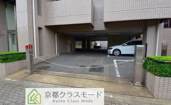 敷地内ガレージ