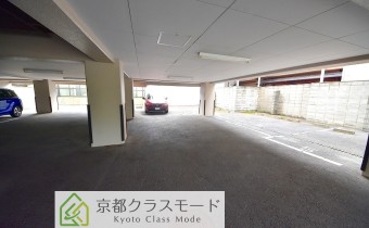 敷地内ガレージ