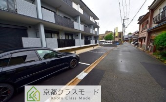 敷地内ガレージ