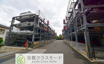 敷地内ガレージ