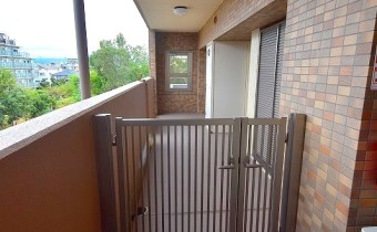 玄関ポーチ