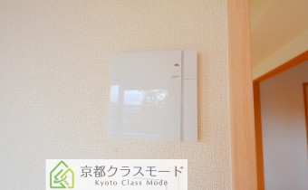 洋室6帖の床暖房操作パネル
