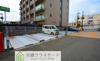 敷地内ガレージ