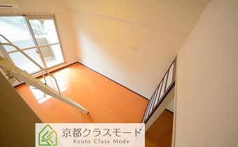 ロフトへのハシゴ