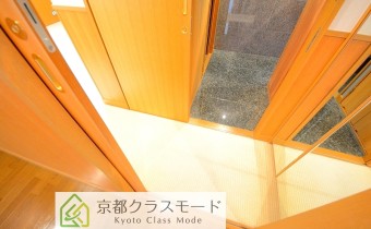 LDK奥の洋室への廊下
