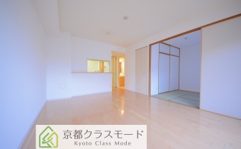 15.4帖のカウンターキッチンタイプのリビングダイニング♪
