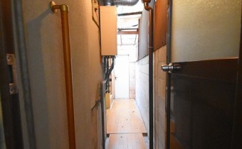 洗面スペースへ