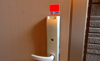 カードキータイプ玄関ドア
