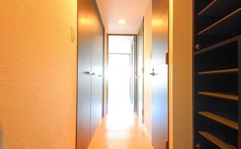 ※室内写真は同マンション内・別タイプの参考画像となります。