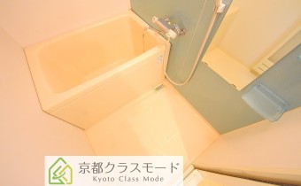 ※室内写真は同マンション内・別タイプの参考画像となります。