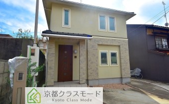 外観　別アングル　駐車２台可能です☆